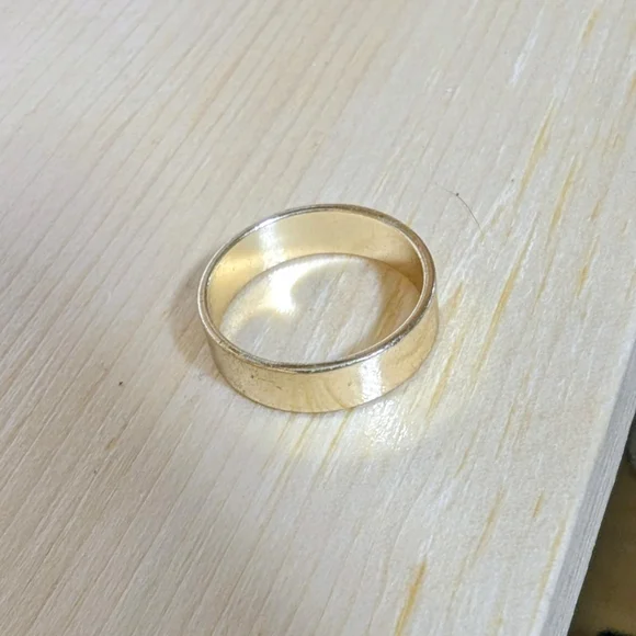 Gold-colored Wide Band Ring - Picture 1 of 1